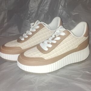 Steve Madden Tan and White Retro Sneakers